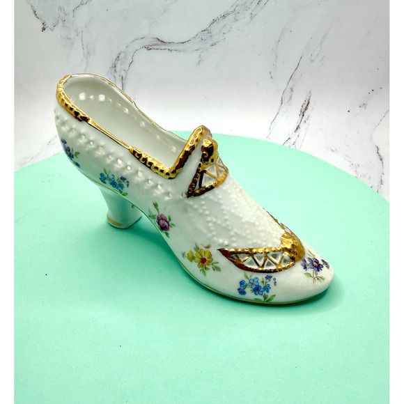 White Porcelain High Heel Shoe Trinket Dish Floral Gold Trim Vintage Decor - Picture 3 of 9